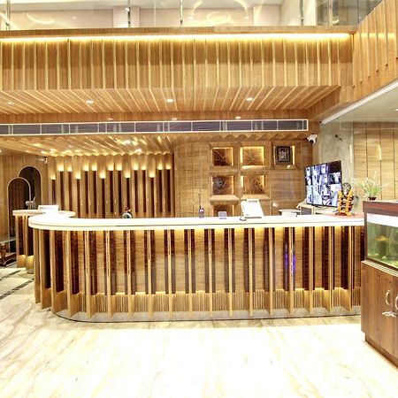 Hotel Krishna Plaza 'New Delhi' - By M S Hospitality Bagian luar foto