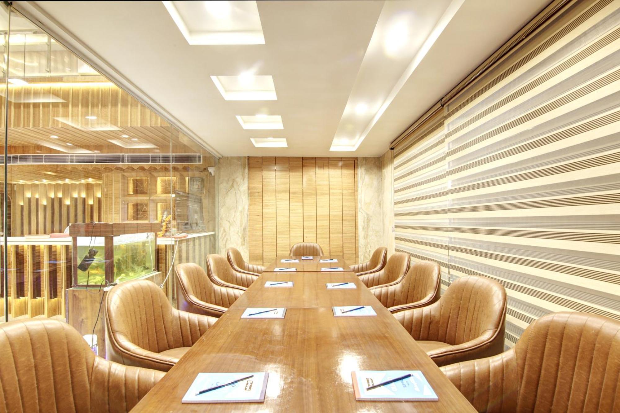 Hotel Krishna Plaza 'New Delhi' - By M S Hospitality Bagian luar foto