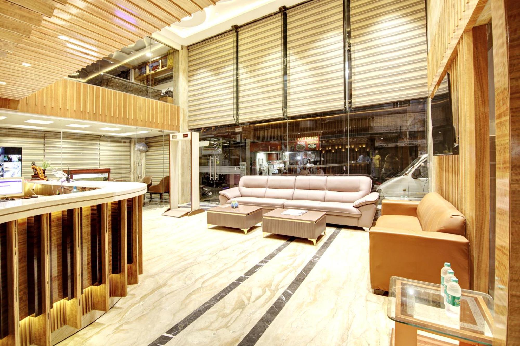 Hotel Krishna Plaza 'New Delhi' - By M S Hospitality Bagian luar foto