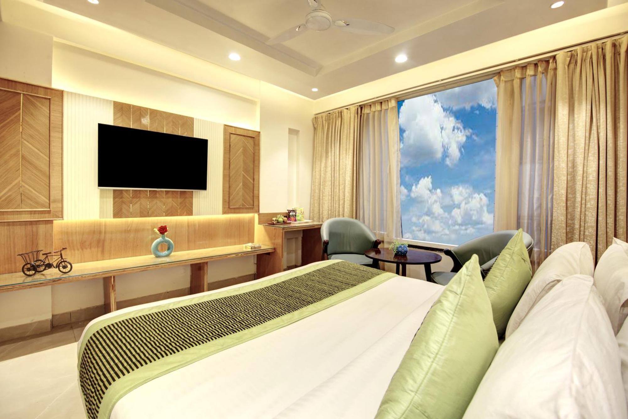 Hotel Krishna Plaza 'New Delhi' - By M S Hospitality Bagian luar foto