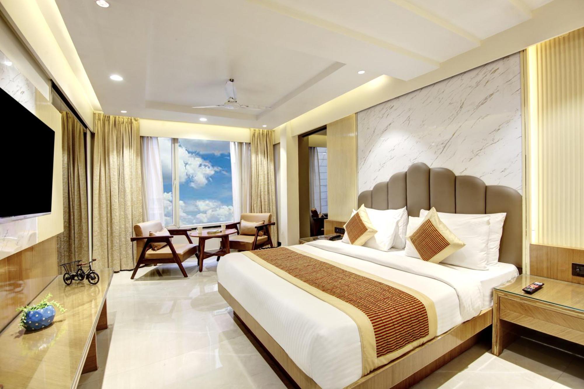 Hotel Krishna Plaza 'New Delhi' - By M S Hospitality Bagian luar foto