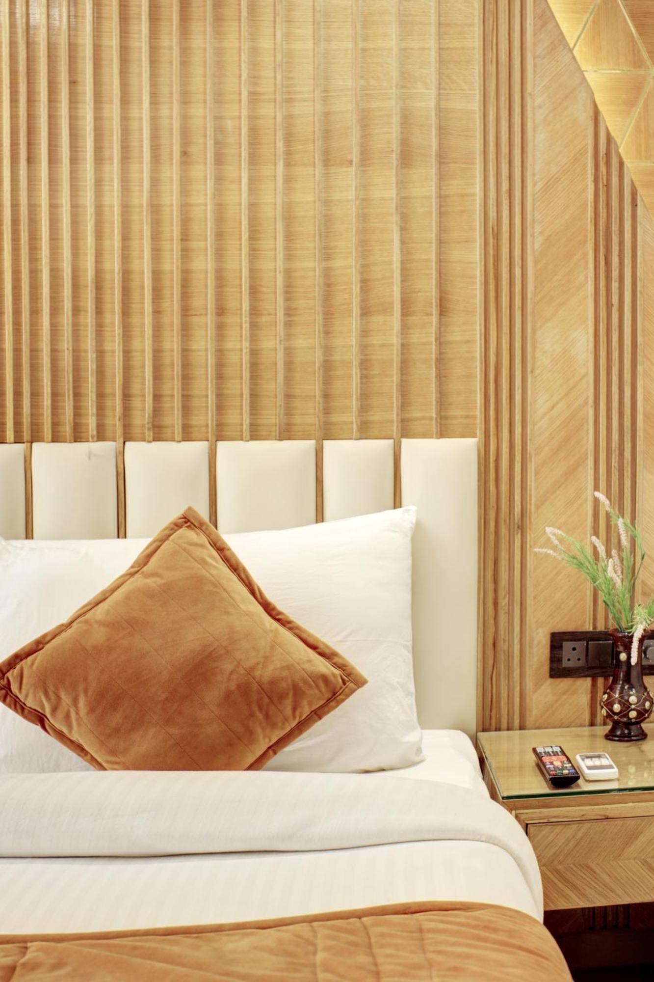 Hotel Krishna Plaza 'New Delhi' - By M S Hospitality Bagian luar foto