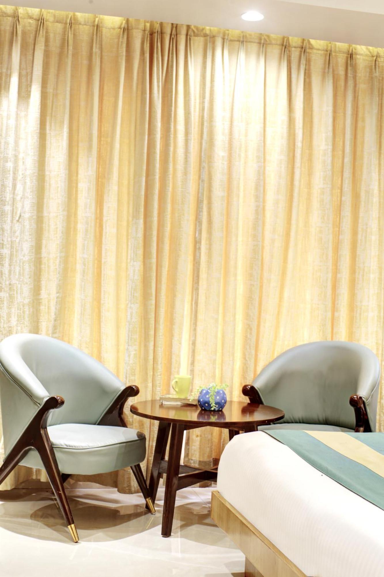 Hotel Krishna Plaza 'New Delhi' - By M S Hospitality Bagian luar foto