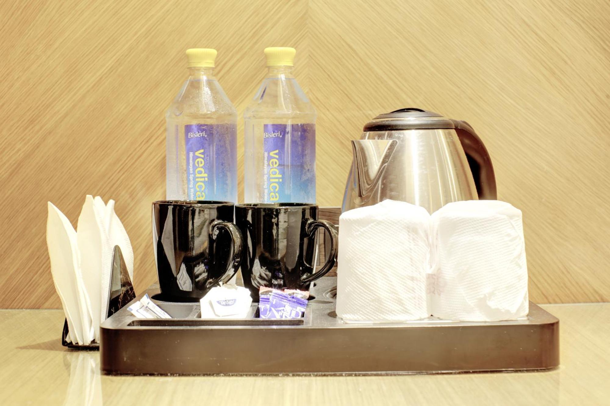 Hotel Krishna Plaza 'New Delhi' - By M S Hospitality Bagian luar foto