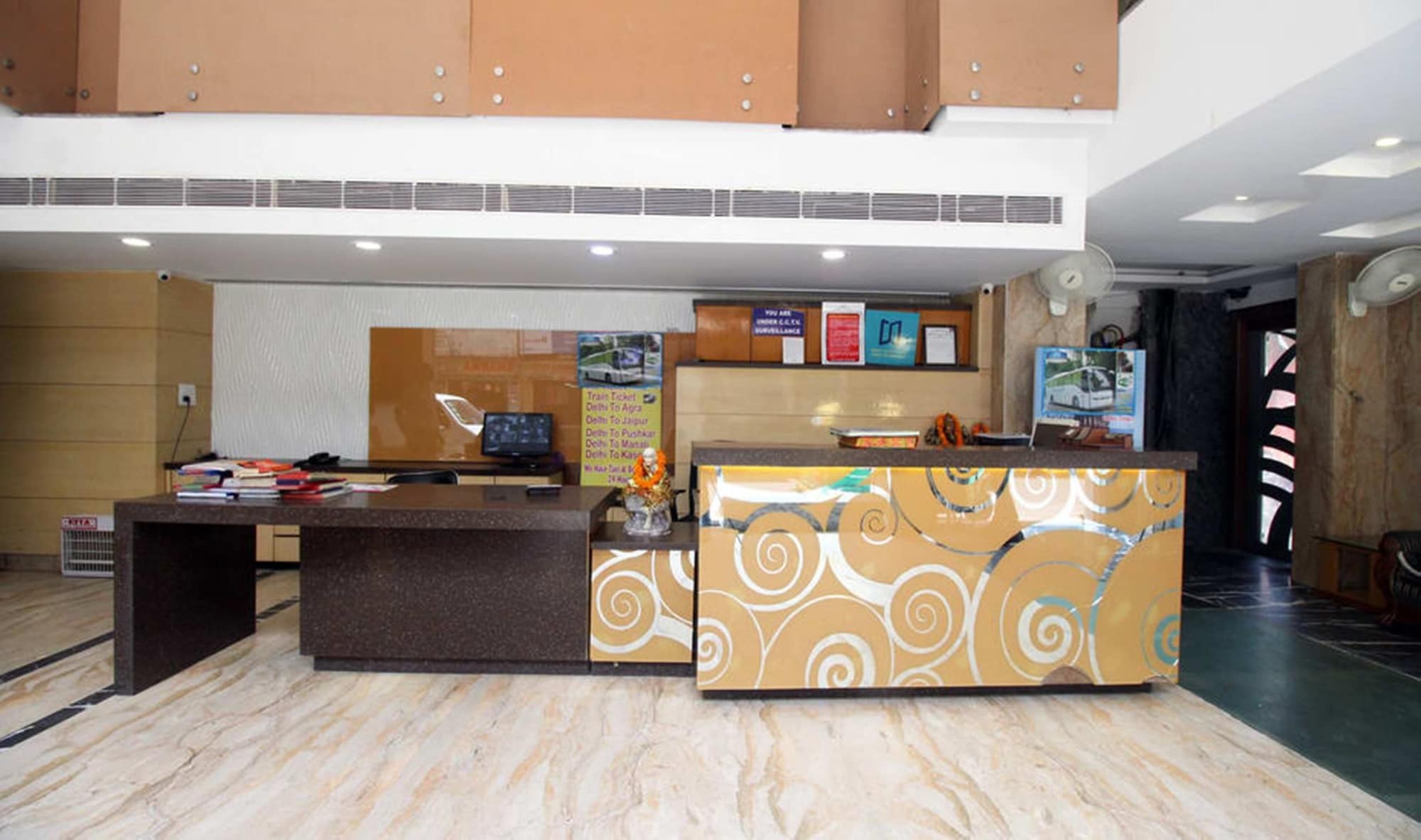 Hotel Krishna Plaza 'New Delhi' - By M S Hospitality Bagian luar foto